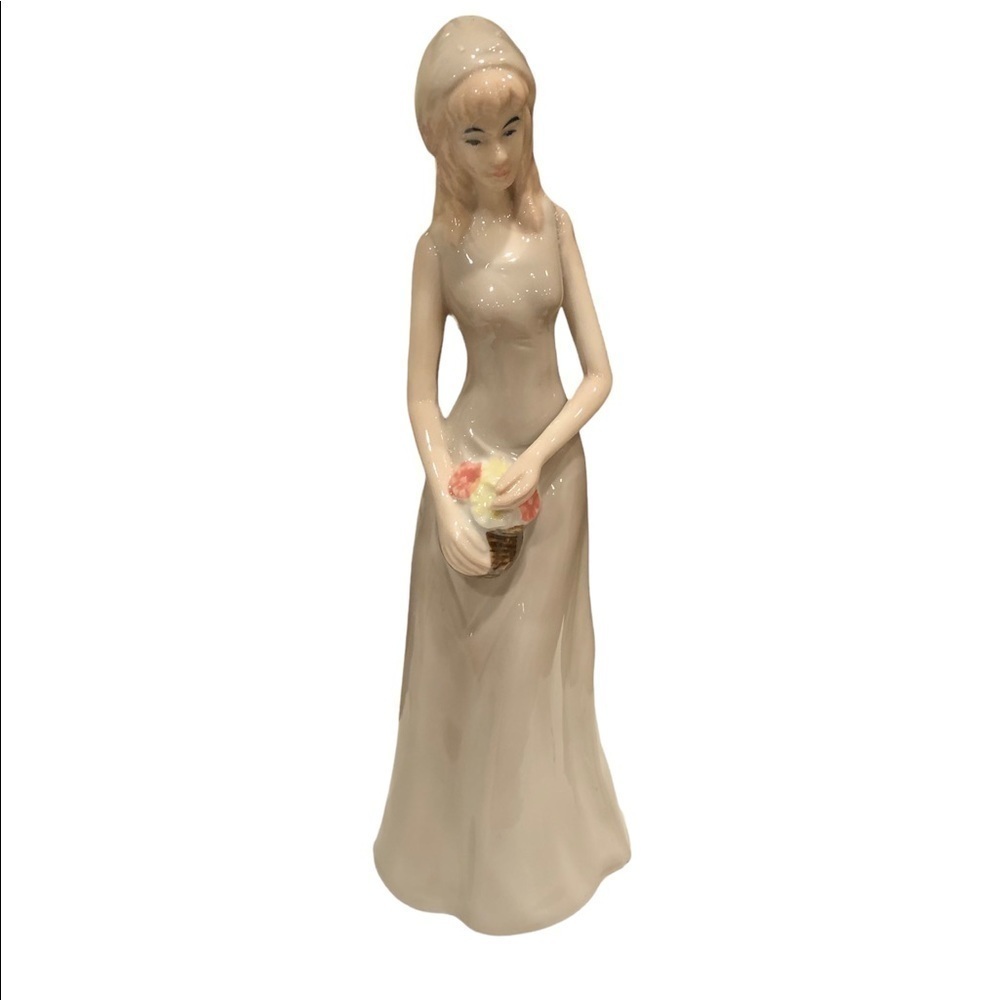 Female Vintage Statue Brinnco Porcelain